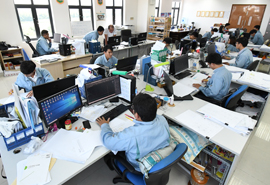 ベトナム人スタッフイメージ01