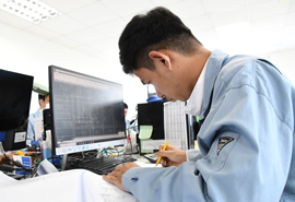 ベトナム人スタッフイメージ04